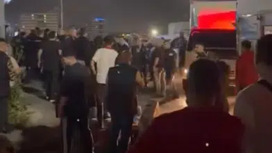 Polis araçlarını parçaladılar, 13 memuru yaraladılar! İstanbul'da ortalık savaş alanı