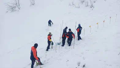 Artvin’de nefesler tutuldu! Çığ altında kalan çoban için ekipler yeniden sahada