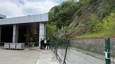 Yamaçtan kopan parçalar dehşet saçtı! Zonguldak'ta doğa olayı hasara yol açtı