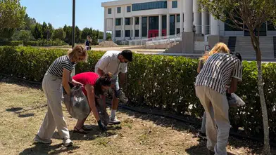 Antalya Belek Üniversitesi öğrencileri Dünya Çevre Günü için kampüsü temizledi