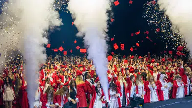 Antalya Belek Üniversitesi'nde mezuniyet çoşkusu: 81 yaşında Yüksek Lisans gururu!