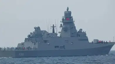 Suriye'de yeni dönemin ilk karesi: Türk donanması Lazkiye Limanı'na demirledi!