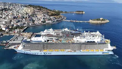 Tatil kentine 4 kruvaziyer yanaştı! Limandan sokaklara akın ettiler...