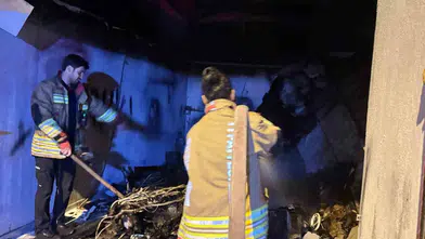 Cizre'de kaporta dükkanı alevlere teslim oldu: 4 araç küle döndü