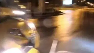 Antalya'da hafif ticari araç ile motosikletin çarpışma anı kask kamerasında