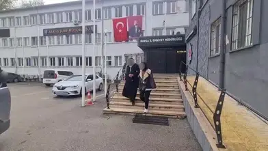 Bursa'da kapıyı filmle açıp 450 bin liralık ziynet eşyası çalan hırsız yakalandı
