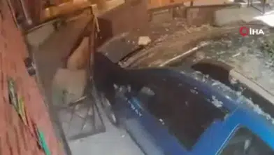 Börekçide kahvaltı yaparken ölümle burun buruna geldi! Görüntüler şoke etti