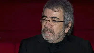 Selçuk Yöntem acı haberi duyurdu: Tiyatro dekoratörü Ethem Özbora yaşamını yitirdi