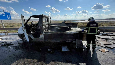 Batman’da seyir halinde alev tuzağı! Kamyonet küle döndü