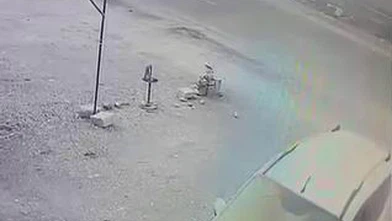 Diyarbakır yolunda ölüm virajı... Dönüş yapan kamyonet, hayat durdurdu!