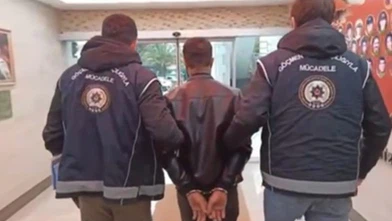 Durdurulan şüpheli araçta 5 kaçak göçmen yakalandı