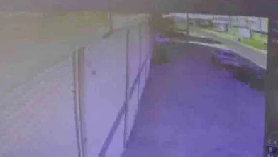 Gaza bastı, park halindeki aracı uçurdu! Diyarbakır’da ehliyetsiz şov kameralara böyle yansıdı...