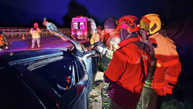 İzmir istikametinde acı tablo! Sıkıştığı araç mezarı oldu