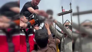 Diyarbakır’da demir korkuluk, küçük çocuğun koluna saplandı