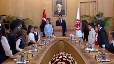 TBMM Başkanı Kurtulmuş 23 Nisan dolayısıyla koltuğunu çocuklara devretti