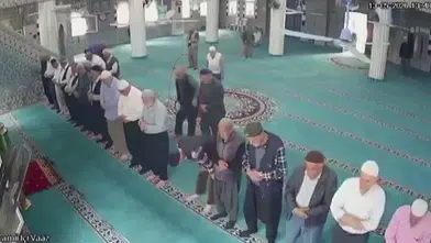 Secdeye giderken yere yığılmıştı: İmamın soğukkanlı müdahalesi hayat kurtardı