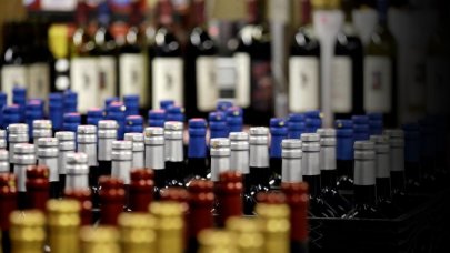 12 kişinin sahte içkiden ölümünde ilk karar