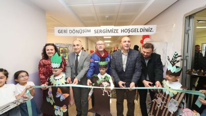 Öğrencilere tam not verdi