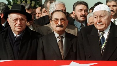 Özlem Akarken: Eski siyasetçileri özler olduk