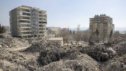 Binlerce kişiye mezar olmuştu: Ebrar Sitesi müteahhitlerinden biri tutuklandı