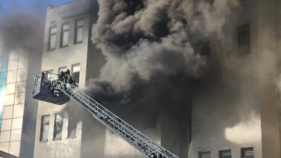 İkitelli Organize Sanayi Bölgesi'nde korkutan fabrika yangını