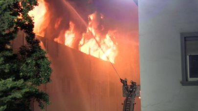 Başakşehir'de yangın: Saatlerdir müdahale sürüyor