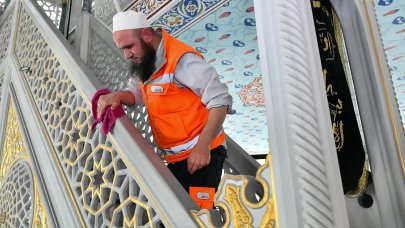 İbadethaneler bayrama hazır