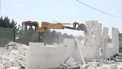 8 kaçak yapı yıkıldı