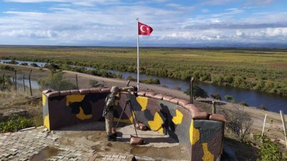 Yasa dışı yollarla Türkiye'ye girmeye çalışırken yakalandılar