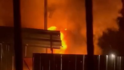 Yanan elektrik kabloları etrafa korku saçtı