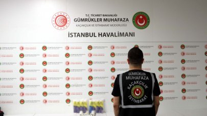 Kolombiya’dan gelen şüpheli yolcunun valizinden kilolarca kokain çıktı