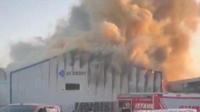 İş yerinin deposunda yangın: Çok sayıda itfaiye ekibi sevk edildi