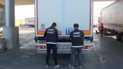 3 araca narkotik operasyonu: 5 kişi gözaltına alındı