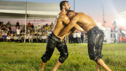 1000'e yakın güreşçi Şile'de meydana çıktı