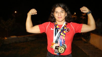 Babasından gizli antrenmanlara gitti, Avrupa Şampiyonu oldu