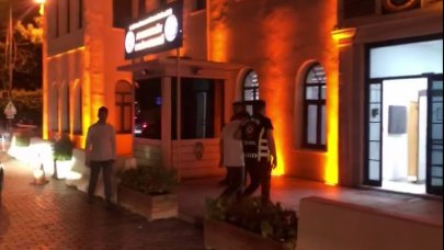 Müşteri sandığı polisten otopark ücreti istedi, suçüstü yakalandı