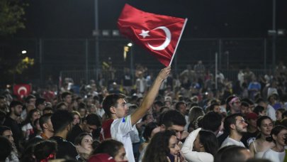 20 bin voleybolsever şampiyonluğu kutladı