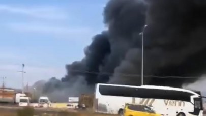 Palet fabrikasında korkutan yangın: Dumanlar gökyüzüne yükseldi