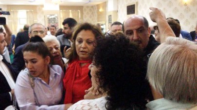 CHP kongresinde tansiyon yükseldi: Grup başkanvekili baygınlık geçirdi