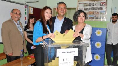 Özgür Özel’in eşi kim, adı ne? Didem Özel kimdir, nereli ne iş yapıyor, kaç çocuğu var? Özel Hayatı ve Ailesi