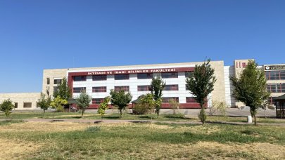 Dekan yardımcısına bıçaklı saldırı