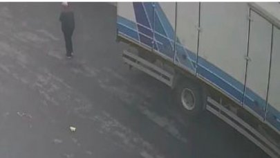 Geri geri gelen kamyonun çarptığı yaya hayatını kaybetti