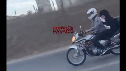 Motor üstünde tehlikeli yolculuk! Bebeğin canını hiçe saydılar…
