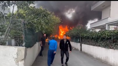 Lastik deposundaki yangında öğrenciler tahliye edildi: '5 yıldır mücadele ediyoruz'