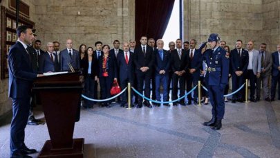CHP İstanbul İl Başkanı Özgür Çelik'ten Anıtkabir'e ziyaret