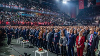 CHP'de genel başkanlık seçimi ikinci tura kaldı: Özgür Özel 2 oyla kaçırdı