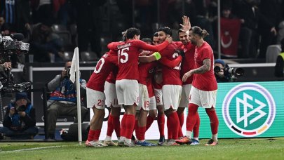 Milliler liderlik için sahaya çıkıyor