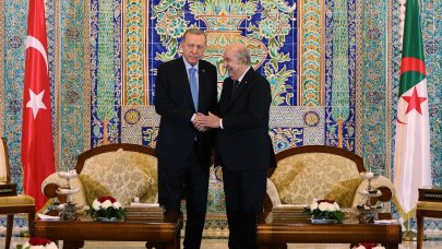 Erdoğan, Cezayir Cumhurbaşkanı Tebbun ile bir araya geldi