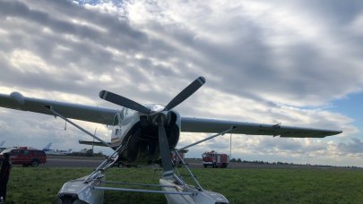 Havalimanında panik! Uçak pistten çıktı