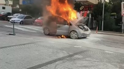 Seyir halindeki araç alev alev yandı